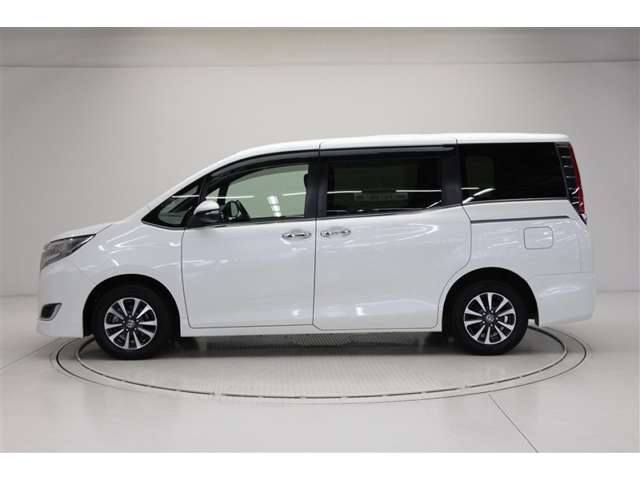 Toyota Esquire 3