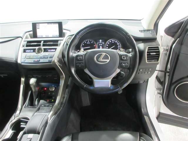 Lexus NX 3