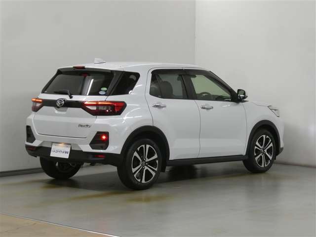 Daihatsu Rocky 5