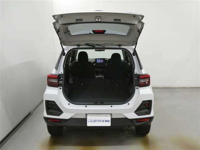Daihatsu Rocky 7