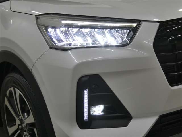 Daihatsu Rocky 9