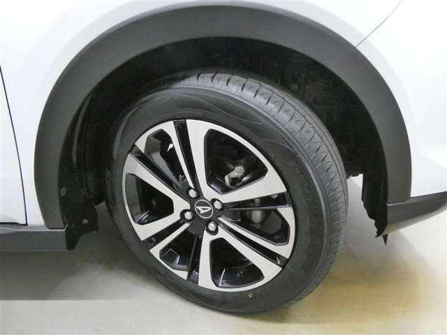 Daihatsu Rocky 10