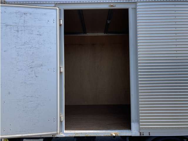 Mitsubishi Fuso Canter 12