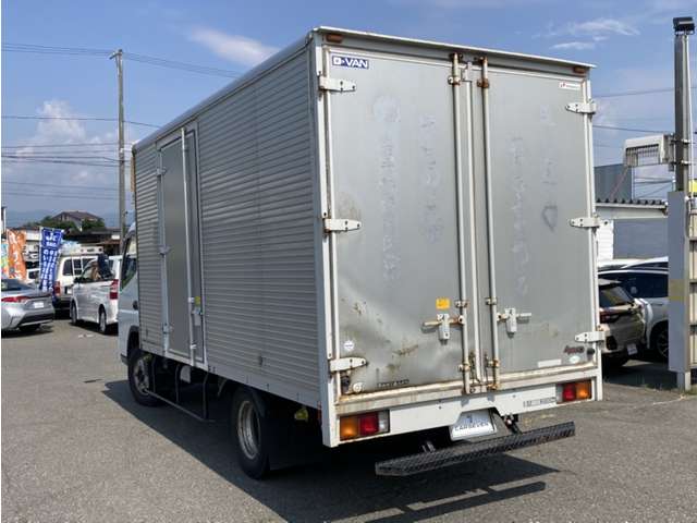 Mitsubishi Fuso Canter 9