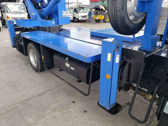 Mitsubishi Fuso Canter 11