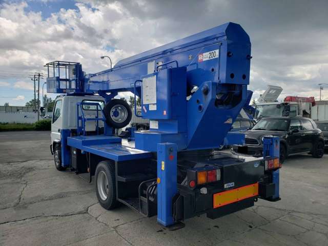 Mitsubishi Fuso Canter 7