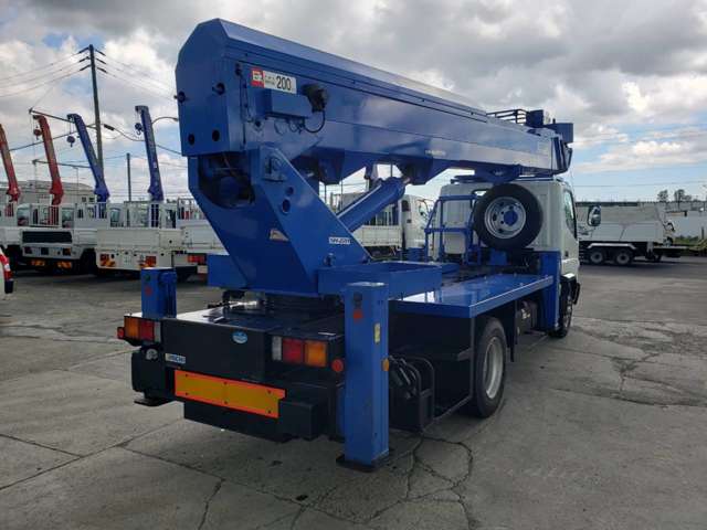 Mitsubishi Fuso Canter 10