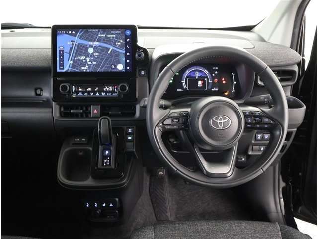 Toyota Sienta 4