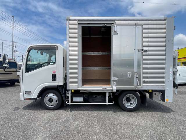 Isuzu Elf 4