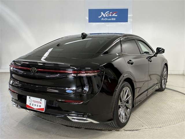 Toyota Crown Crossover 8