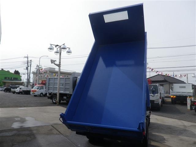 Isuzu Elf 11