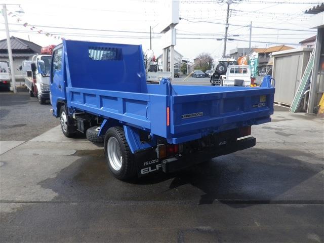 Isuzu Elf 7