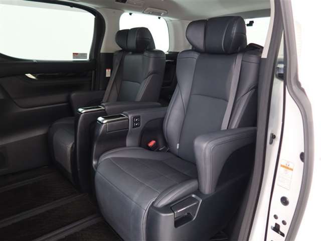 Toyota Alphard 12