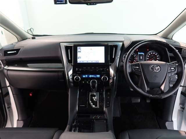 Toyota Alphard 8