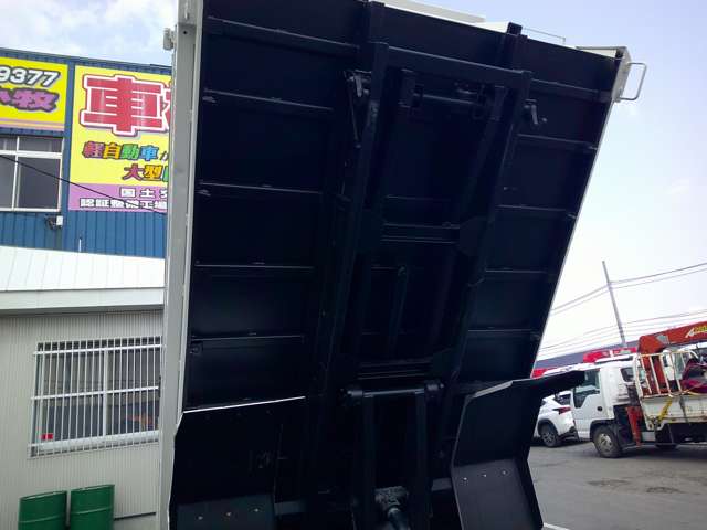 Isuzu Elf 11