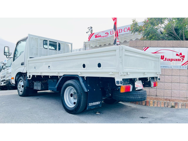 Hino Dutro 4