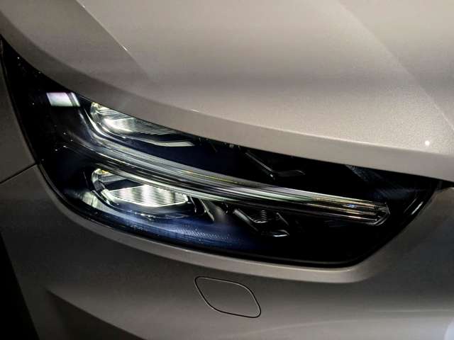 Volvo XC40 8