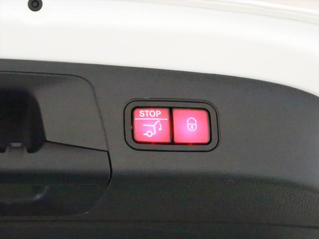 Mercedes-Benz GLA-Class 11