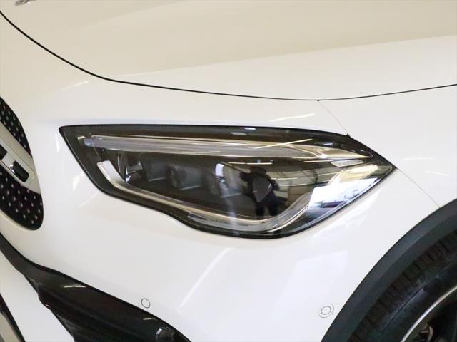 Mercedes-Benz GLA-Class 8