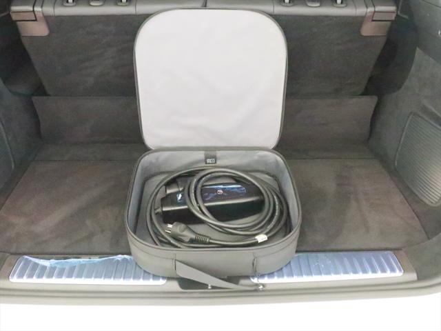 Mercedes-Benz EQS SUV 11