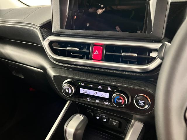 Daihatsu Rocky 11