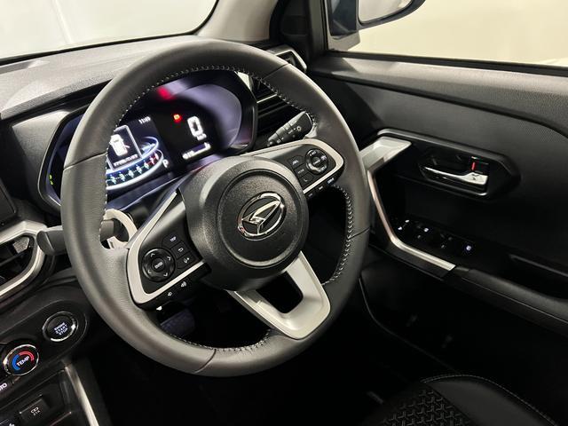 Daihatsu Rocky 12