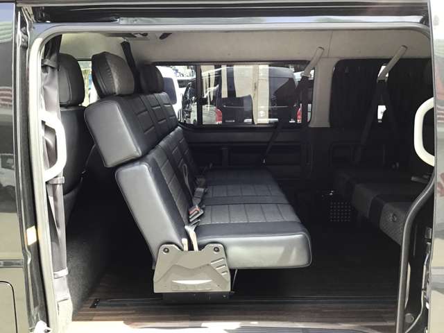 Toyota Hiace 11