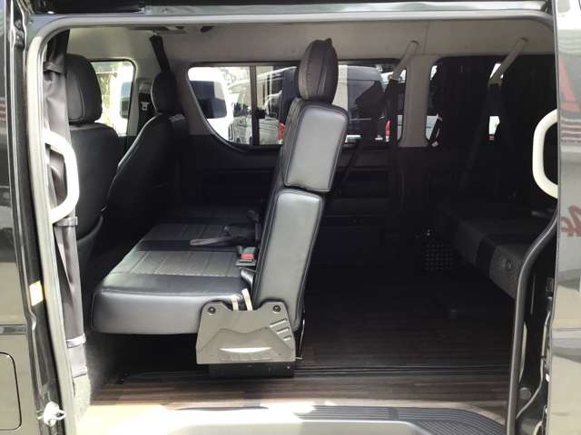 Toyota Hiace 5