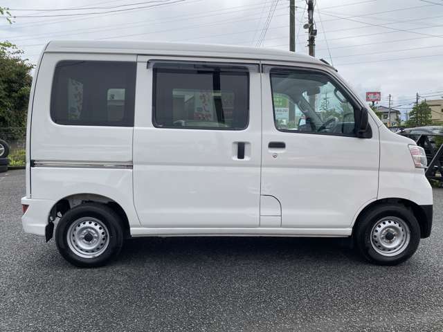 Daihatsu Hijet Cargo 8