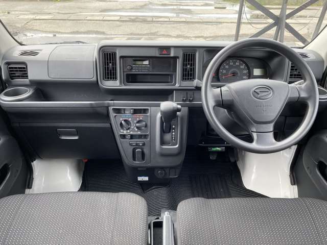 Daihatsu Hijet Cargo 10