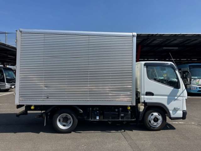 Mitsubishi Fuso Canter 9