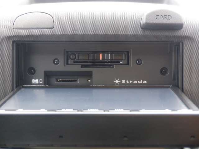 Nissan AD 5