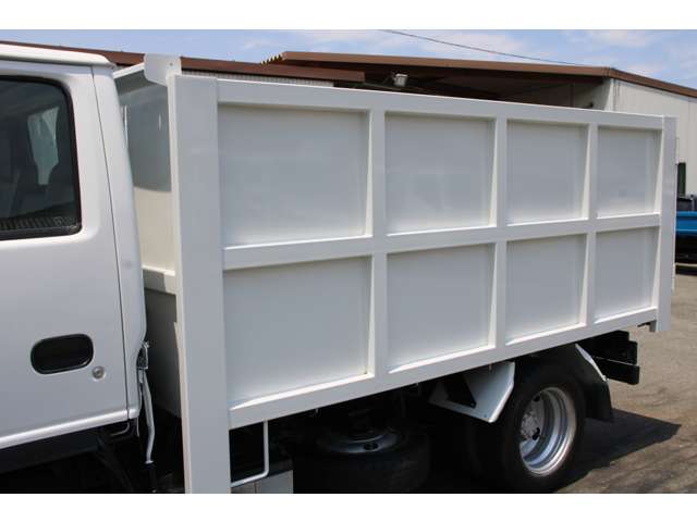 Isuzu Elf 12