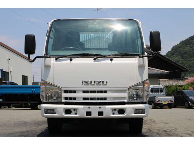 Isuzu Elf 2