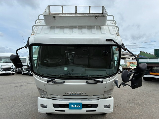 Isuzu Forward 11