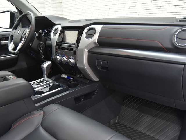 Toyota Tundra 8