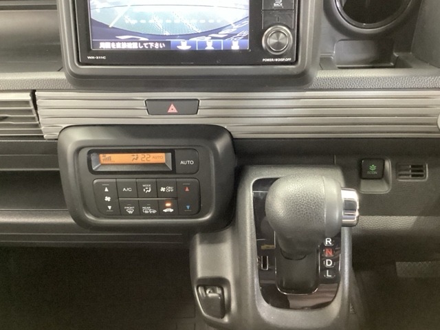 Honda N-VAN 12