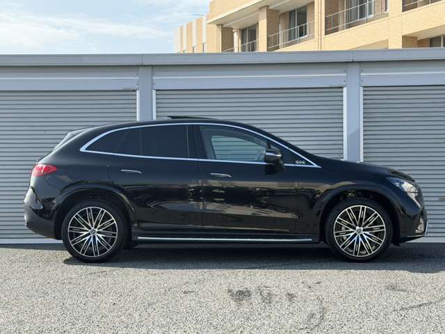 Mercedes-Benz EQE SUV 10