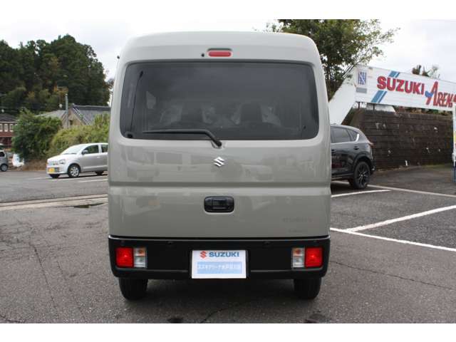 Suzuki Every 8