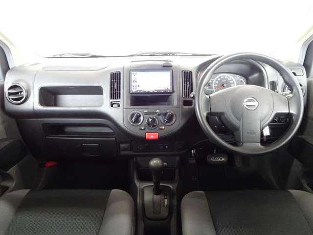 Nissan AD 4