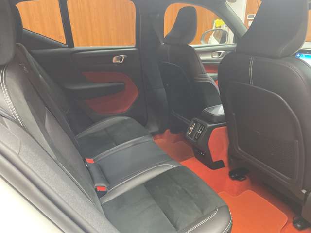 Volvo XC40 8
