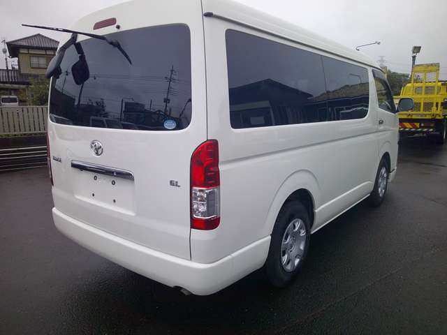 Toyota Hiace 5