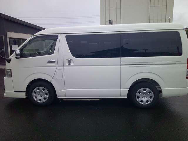 Toyota Hiace 7