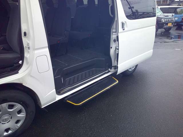 Toyota Hiace 9
