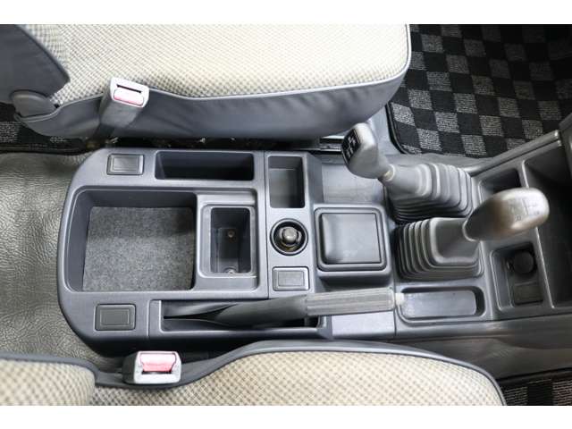 Mitsubishi Pajero 11