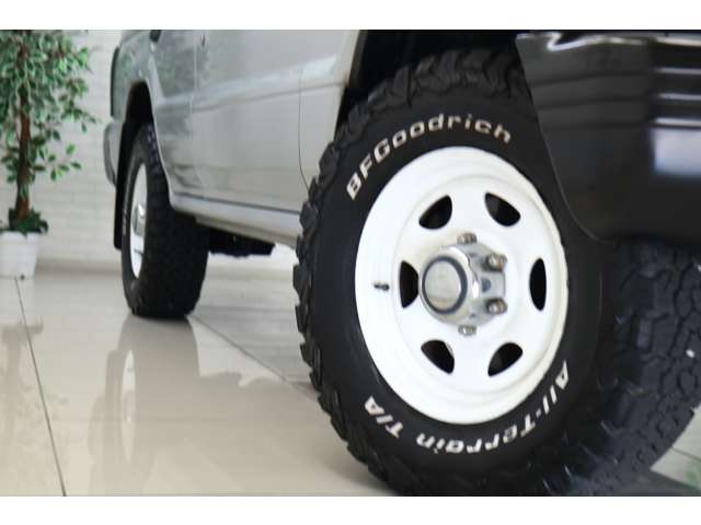 Mitsubishi Pajero 5