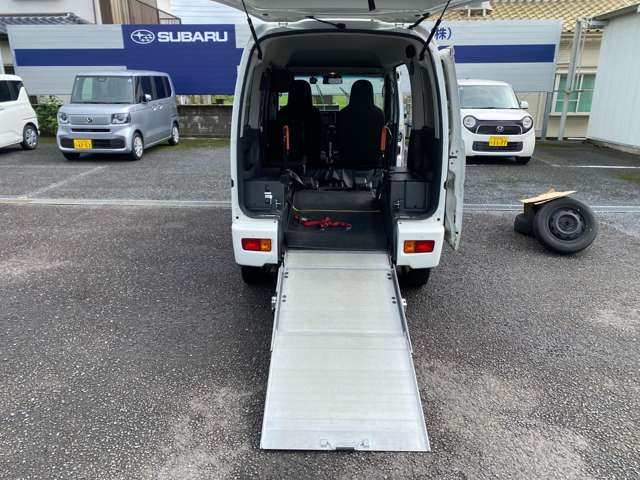 Daihatsu Hijet Cargo 2