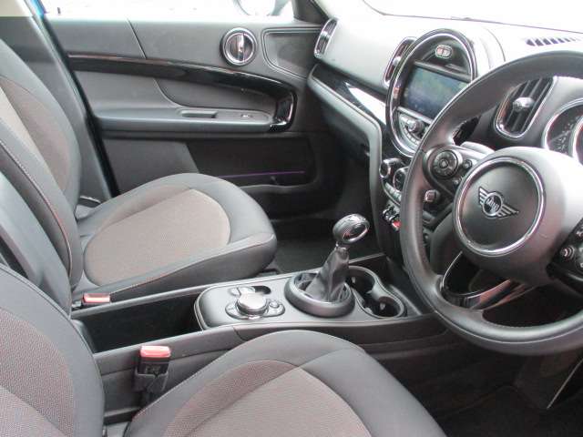 MINI Crossover 5