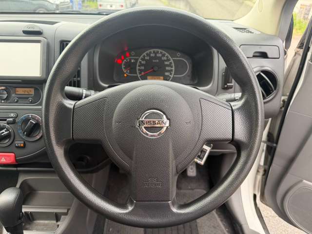 Nissan AD 12