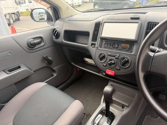 Nissan AD 10